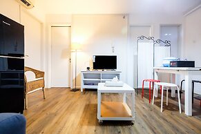 Modern And Comfy 3BR Bassura City Apartment