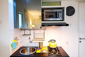 Modern And Comfy 3BR Bassura City Apartment