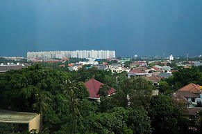 2BR Cozy and Modern L'Avenue Apartment