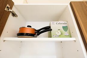 2BR Cozy and Modern L'Avenue Apartment