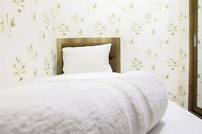 Well Designed 2BR Green Pramuka Apartment