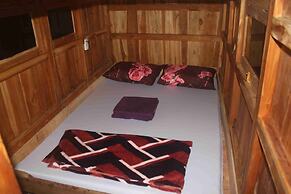 Boat Charter KM.Caroline