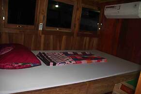 Boat Charter KM.Caroline