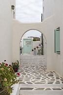 Thalassitra Private Pool Suites & Spa