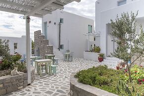 Thalassitra Private Pool Suites & Spa