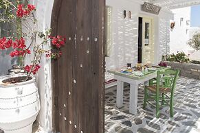 Thalassitra Private Pool Suites & Spa