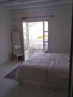 Thalassitra Private Pool Suites & Spa