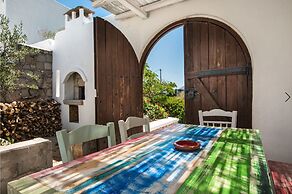 Thalassitra Private Pool Suites & Spa