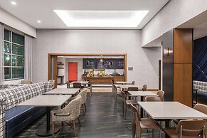 Hampton Inn & Suites Fort Wayne Downtown