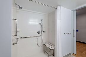 Hampton Inn & Suites Fort Wayne Downtown