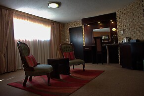 Waterfront Country Lodge