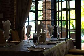 Waterfront Country Lodge