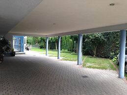 Astra Hotel Garni