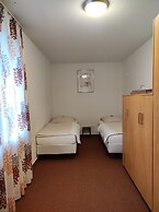 Astra Hotel Garni