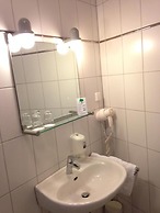 Astra Hotel Garni
