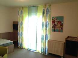 Astra Hotel Garni