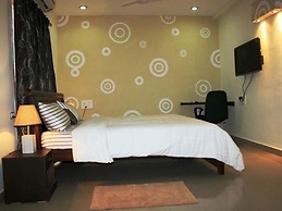 Falcons Nest Studio Apartments