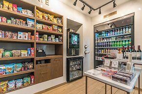 Courtyard by Marriott West Springfield