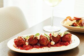 AC Hotel by Marriott Huntsville Downtown