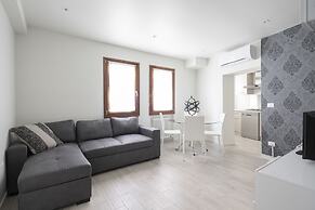 Apartments in San Marco with Canal View