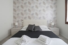 Apartments in San Marco with Canal View