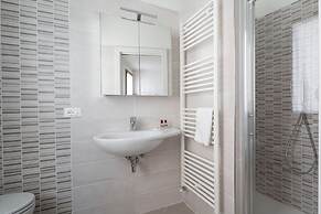 Apartments in San Marco with Canal View