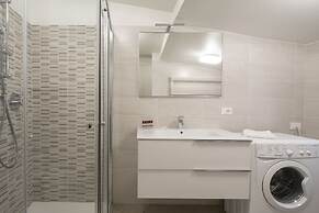 Apartments in San Marco with Canal View