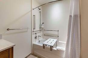 Comfort Inn & Suites Pittsburgh-Northshore