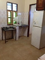 Makunduchi White House Apartment