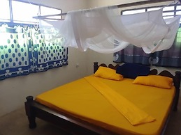 Makunduchi White House Apartment