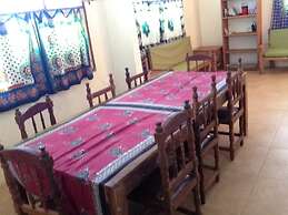 Makunduchi White House Apartment