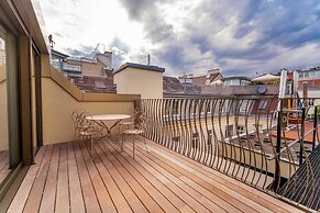 Luxury Residence near Parliament