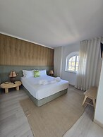Sesimbra Stylish Villa by Homing