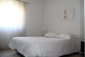 Sesimbra Stylish Villa by Homing
