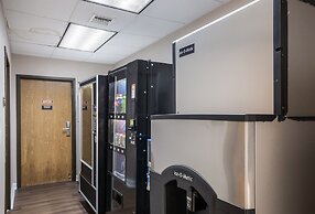 AmericInn by Wyndham Fort Atkinson