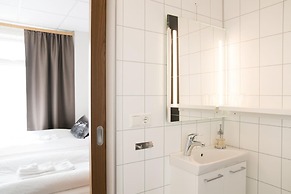 Hotel West