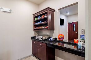 Cobblestone Hotel and Suites Torrington