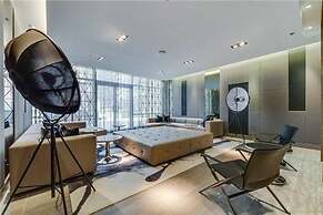 Luxury 2 BD + 2 WC in the heart of Entertainment District