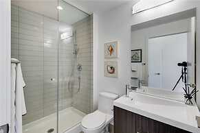 Luxury 2 BD + 2 WC in the heart of Entertainment District