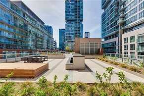 Luxury 2 BD + 2 WC in the heart of Entertainment District