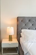 Luxury 2 BD + 2 WC in the heart of Entertainment District