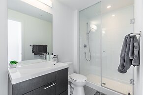 Luxury 2 BD + 2 WC in the heart of Entertainment District