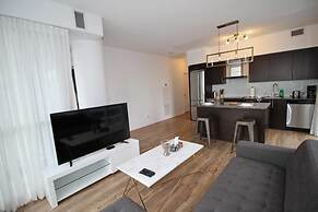 Executive 2 Bedroom Condo Across CN Tower