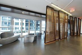 Executive 2 Bedroom Condo Across CN Tower