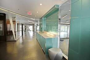 Executive 2 Bedroom Condo Across CN Tower