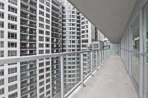 Executive 2 Bedroom Condo Across CN Tower