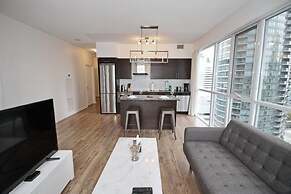 Executive 2 Bedroom Condo Across CN Tower