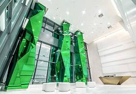 Presidential 1 Bedroom Condo across CN Tower