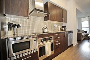 Presidential 1 Bedroom Condo across CN Tower