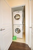 Presidential 1 Bedroom Condo across CN Tower